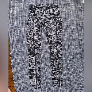 Lululemon Athletica Black and Gray Patterned Leggings